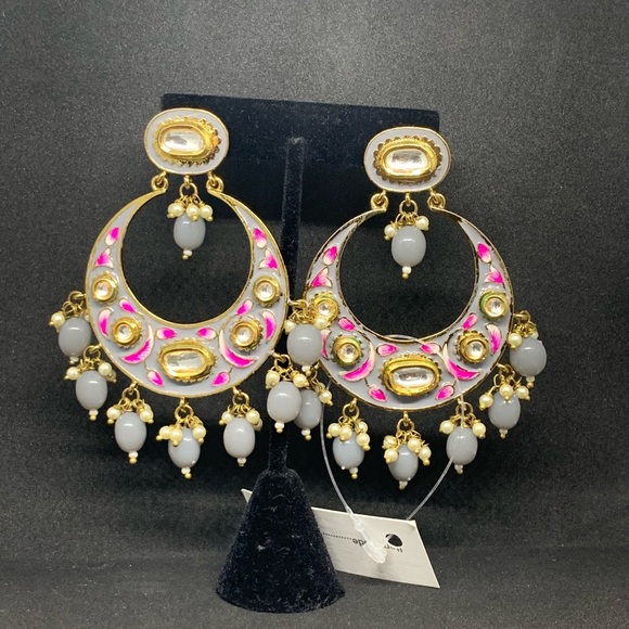 Gray earrings - Picture 2 of 2